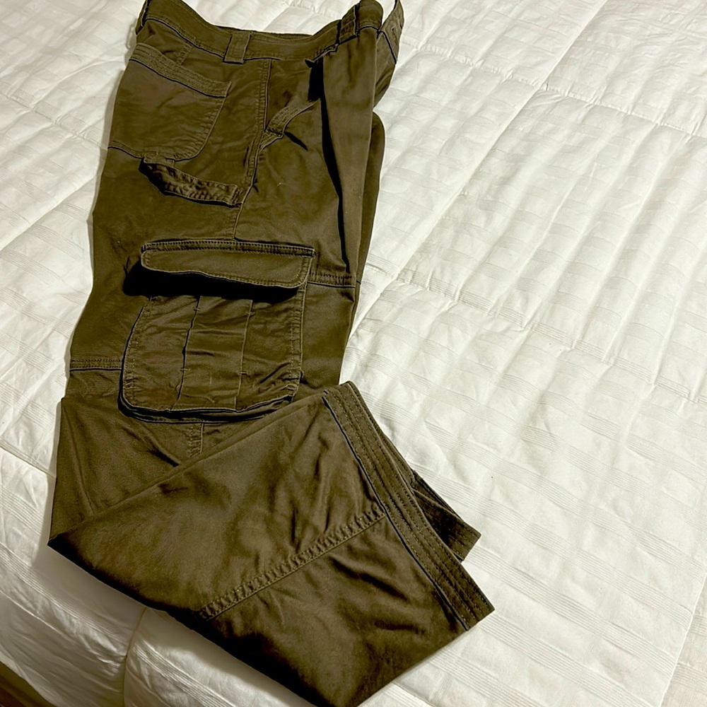 Abercrombie & Fitch green cargo pants size 26/2s
